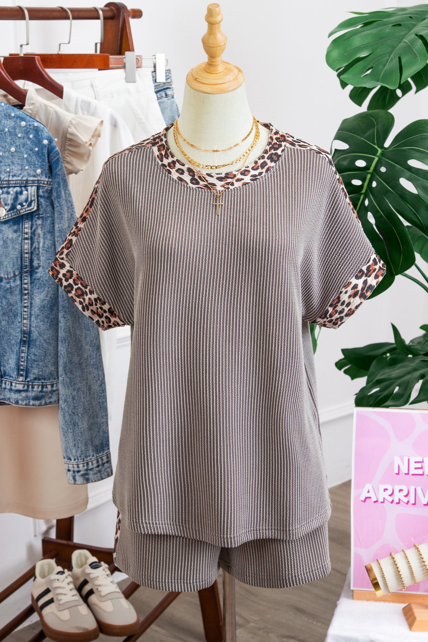 Grey Leopard set