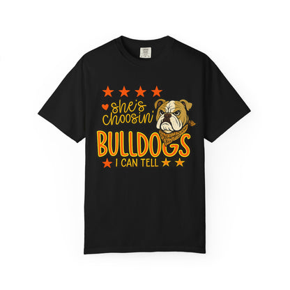 Comfort Color "She’s Choosin’ Bulldogs I Can Tell" Graphic T-Shirt