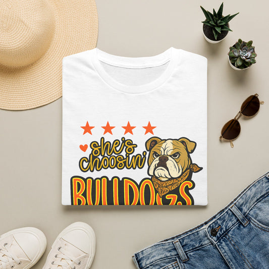Softstyle She's Choosin' Bulldogs T-Shirt — Graphic tee